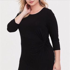 NWT “TORRID” Super Soft Black Side Twist Tunic size 2